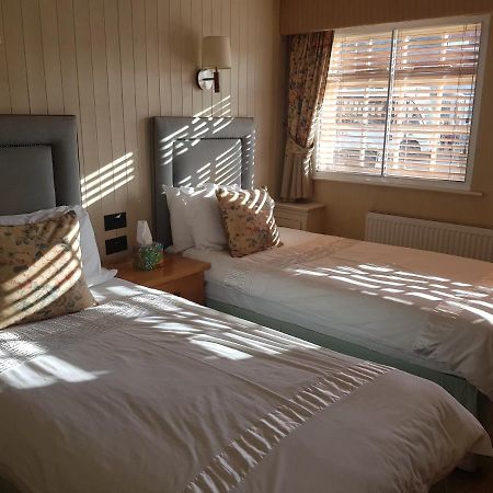 Red Cow Nantwich Bed & Breakfast ครูว์ ภายนอก รูปภาพ