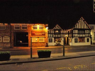 Red Cow Nantwich Bed & Breakfast ครูว์ ภายนอก รูปภาพ