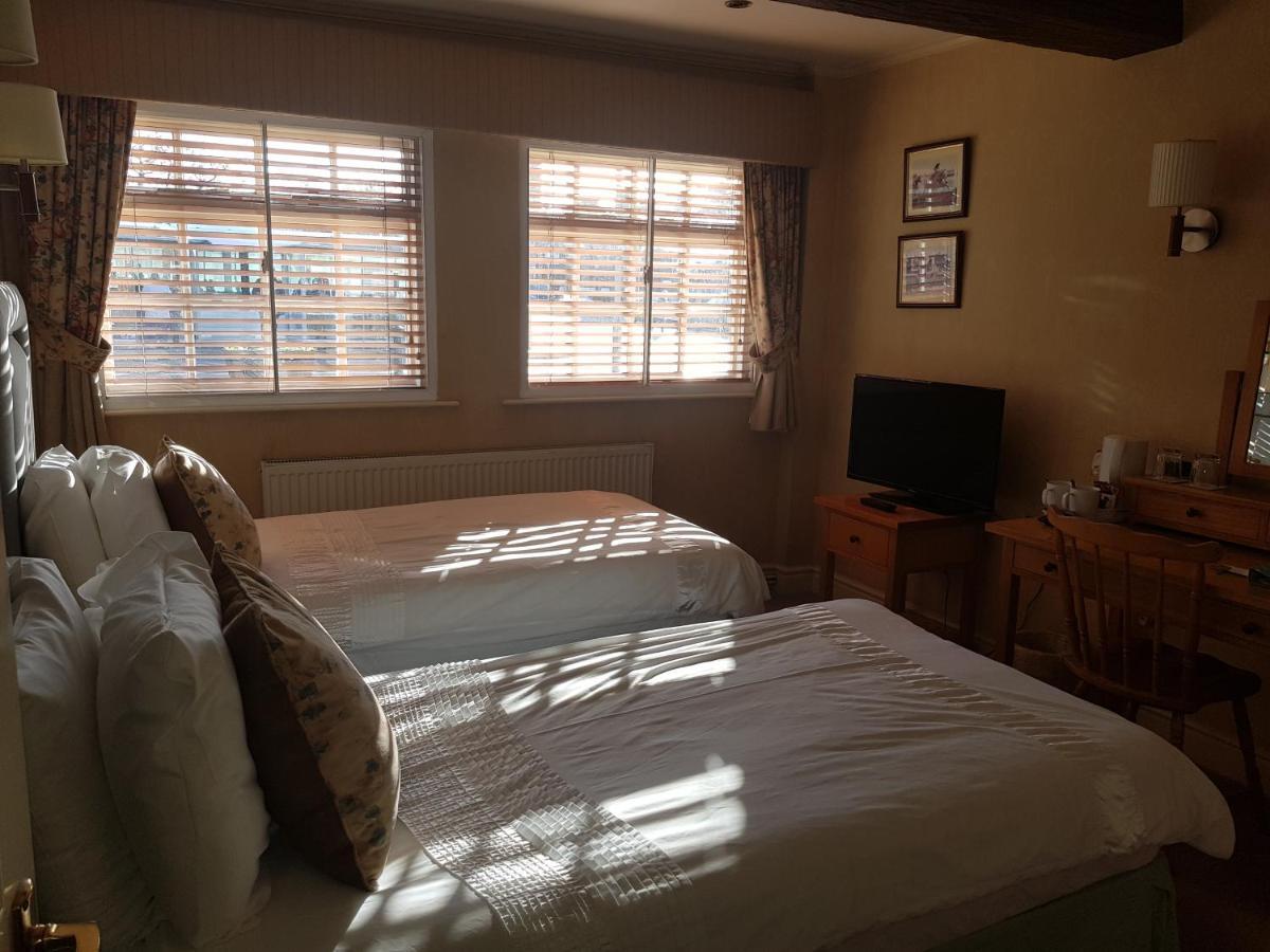 Red Cow Nantwich Bed & Breakfast ครูว์ ภายนอก รูปภาพ